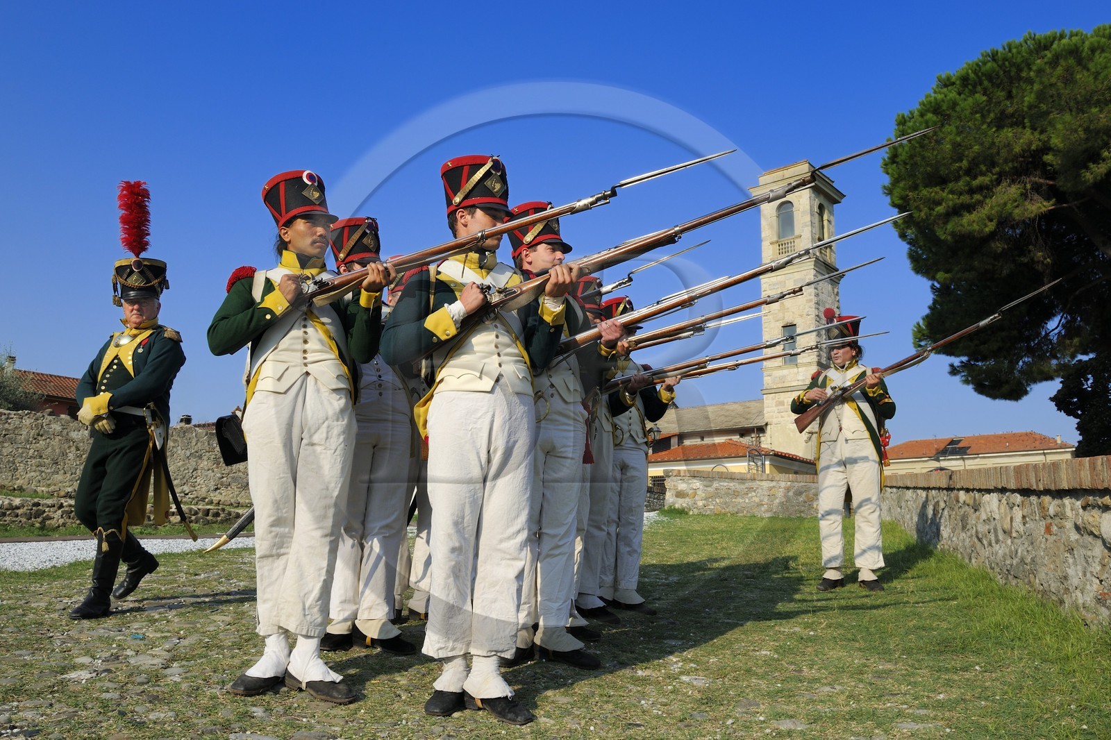 Italie, Ligurie, Sarzana, Napoleon Festival, soldats français de la Grande Armée du régiment de la Légion irlandaise à l'entrainement