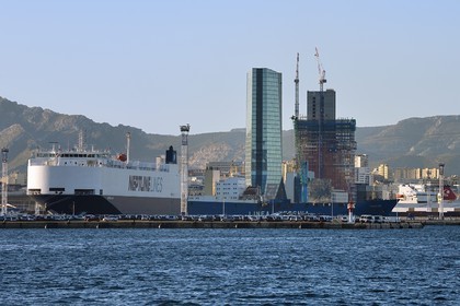 France, Bouches-du-Rhône (13), Marseille, Zone Euroméditerranée, Grand Port Maritime, quartier des Docks, tour CMA CGM de l'architecte Zaha Hadid
