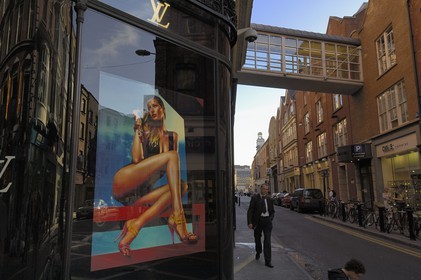 Republic of Ireland, County Dublin, Dublin, down town shopping street