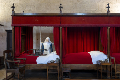 France, Cote d'Or, Beaune, area listed as World Heritage by UNESCO, Hospices de Beaune, Hotel Dieu, the Great Hall of the Poor and its curtained beds