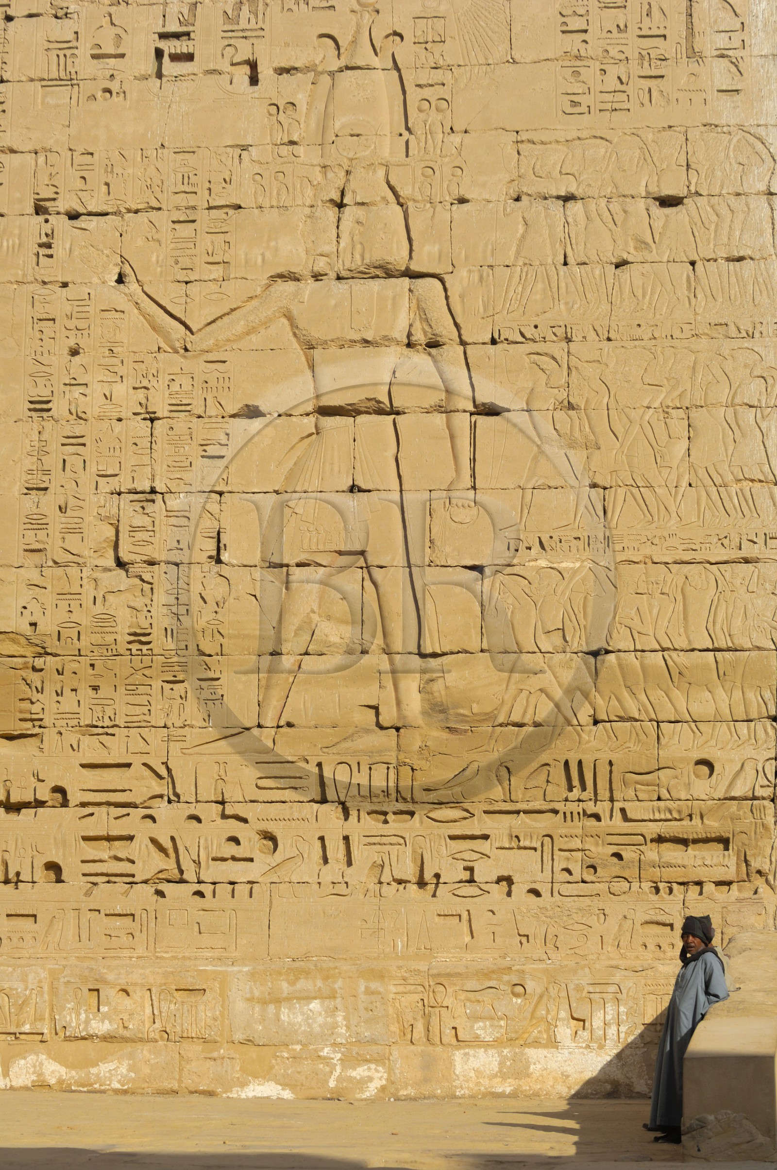 Egypte, Haute Egypte, vallée du Nil, environs de Louxor, nécropole thébaine classée Patrimoine Mondial de l'UNESCO, Thèbes Ouest, Medinet Habou, temple de Ramses III