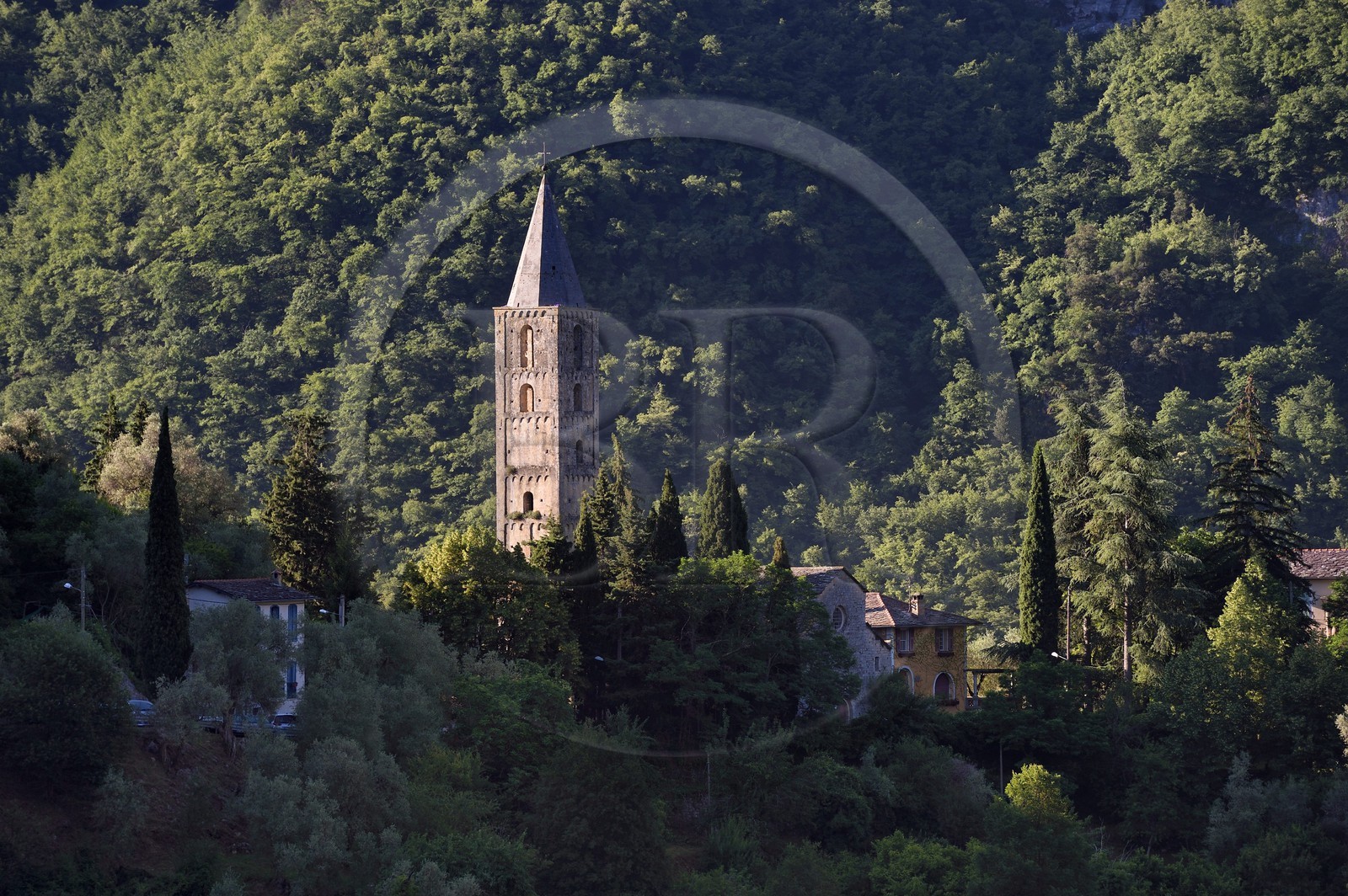 France, Alpes-Maritimes (06), vallée de la Roya (arrière-pays niçois), au pied du parc national du Mercantour, Saorge, ancienne église Notre Dame plus connue aujourd'hui sous le nom de Madone del Poggio