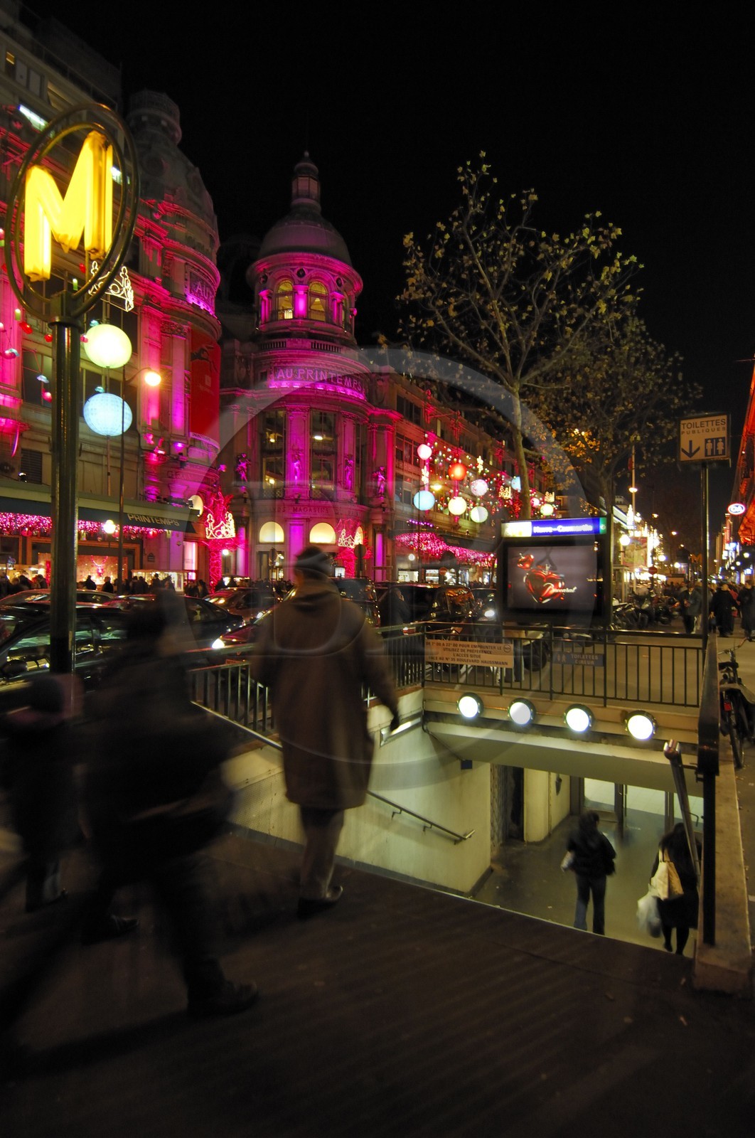 France, Paris (75), les grands magasins du Printemps boulevard Haussmann à Noël