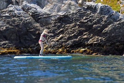 France, Var (83), Six-Fours-les-Plages, Ile des Embiez, Pointe du Coucoussa, randonnée aquatique sur un paddle