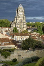 France, Charente-Maritime (17),  Saintonge, Saintes, la cathédrale Saint-Pierre