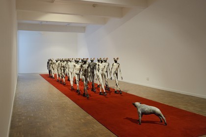Afrique du Sud, province de Gauteng, Johannesburg, quartier de Braamfontein, galerie d'art contemporain Stevenson, Infanterie avec bête (Infantry with beast) (2008-10) oeuvre de l'artiste sud-africain Jane Alexander