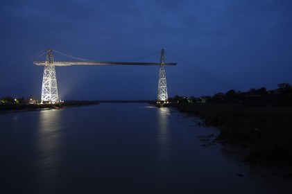 France, Charente-Maritime (17), Rochefort, le pont transbordeur de Rochefort (aussi appelé de Martrou) de l’ingénieur et constructeur Ferdinand Arnodin sur le fleuve Charente