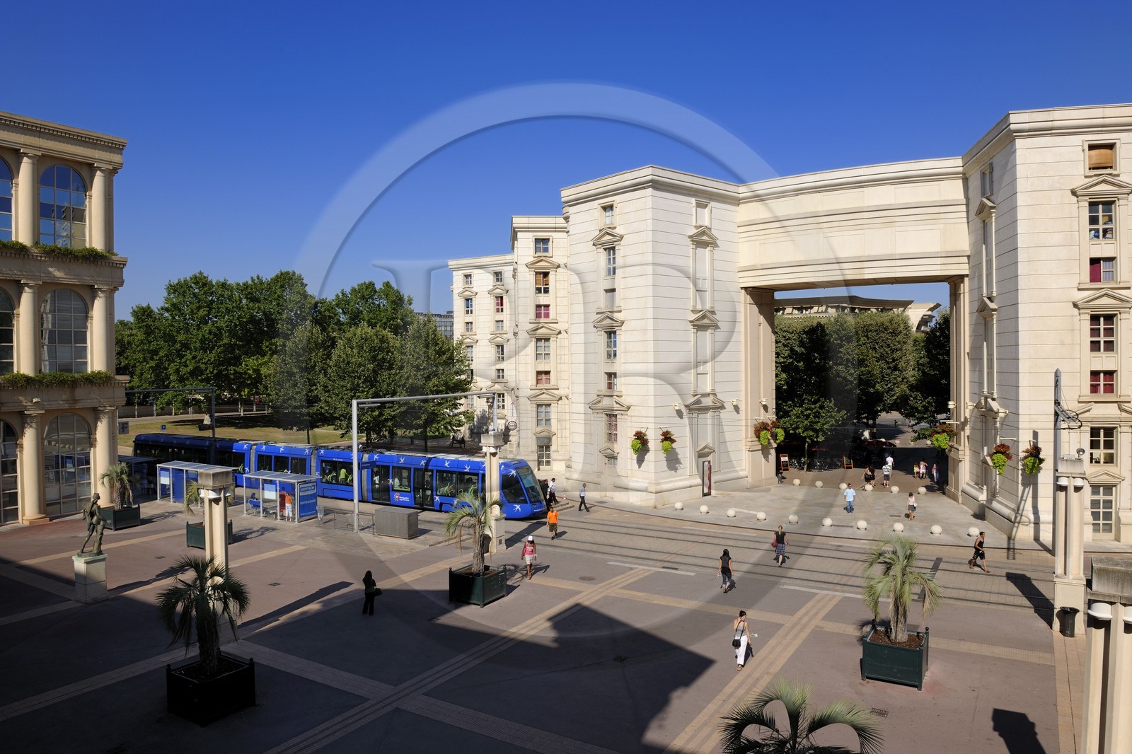 France, Hérault (34), Montpellier, quartier Antigone de l'architecte Ricardo Bofill, place du Nombre d'Or France, Hérault (34), Montpellier, quartier Antigone de l'architecte Ricardo Bofill, place du Nombre d'Or