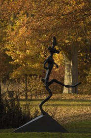 France, Bas-Rhin (67), Strasbourg, Chateau de Pourtalès, le Parc de sculpture, The Bowler (1992) de Barry Flanagan