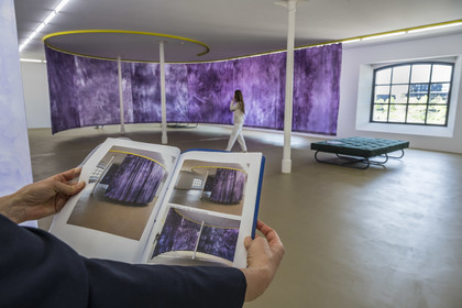 Suisse, Bâle, le Kunstmuseum Basel Gegenwart (musée d'Art contemporain), Spiral Time (2022) de Ruth Buchanan