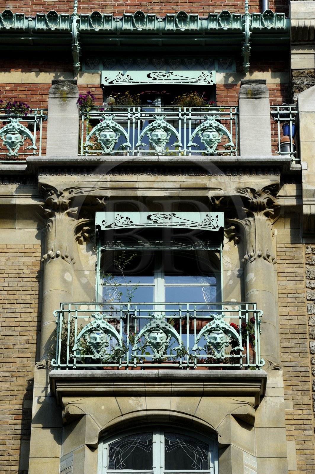 France, Paris (75), le Castel-Beranger, immeuble du 14 rue La Fontaine de style Art Nouveau  par Hector Guimard France, Paris (75), le Castel-Beranger, immeuble du 14 rue La Fontaine de style Art Nouveau  par Hector Guimard