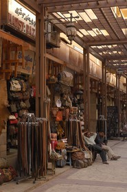 Egypte, Haute Egypte, vallée du Nil, Louxor, le souk, souvenirs pour touristes