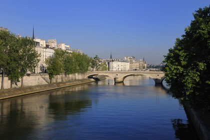 France, Paris (75), les rives de la Seine classées Patrimoine Mondial de l'UNESCO, île Saint Louis, le pont Louis-Philippe