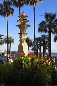 France, Alpes-Maritimes (06), Cannes, le palace du Carlton sur le boulevard de la Croisette, lampadaire art Nouveau