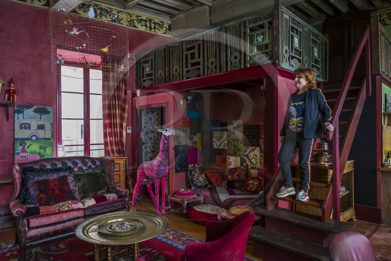 France, Vaucluse (84), Avignon, Maison de Fogasse, lieu alliant un subtil alliage de culture, de mode, d'art et de gastronomie, sa propriétaire Corinne Chicheportiche