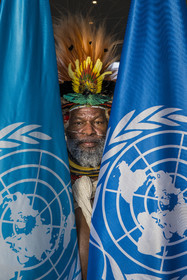 France, Paris (75), siège de l'UNESCO, conférence à l'Université de la Terre du 25 novembre 2022, le chef Papou Mundiya Kepanga