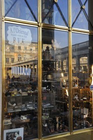 France, Paris (75), Palais Royal, magasin de pipes A l'oriental