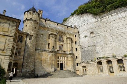 France, Val-d'Oise (95), parc naturel du Vexin français, la Roche-Guyon, labellisé Les Plus Beaux Villages de France, le château