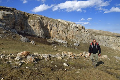 Azerbaijan, Quba (Guba) region, Greater Caucasus mountain range, hiking between the village of Qalaxudat and Giriz