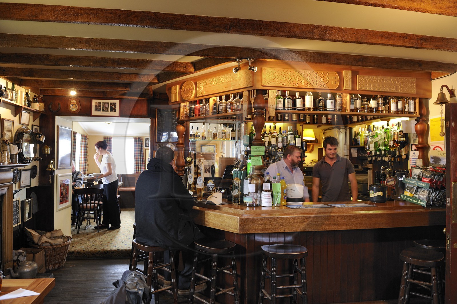 Royaume-Uni, Ecosse, Hébrides intérieures, Ile de Islay, pub du Port Charlotte Hotel