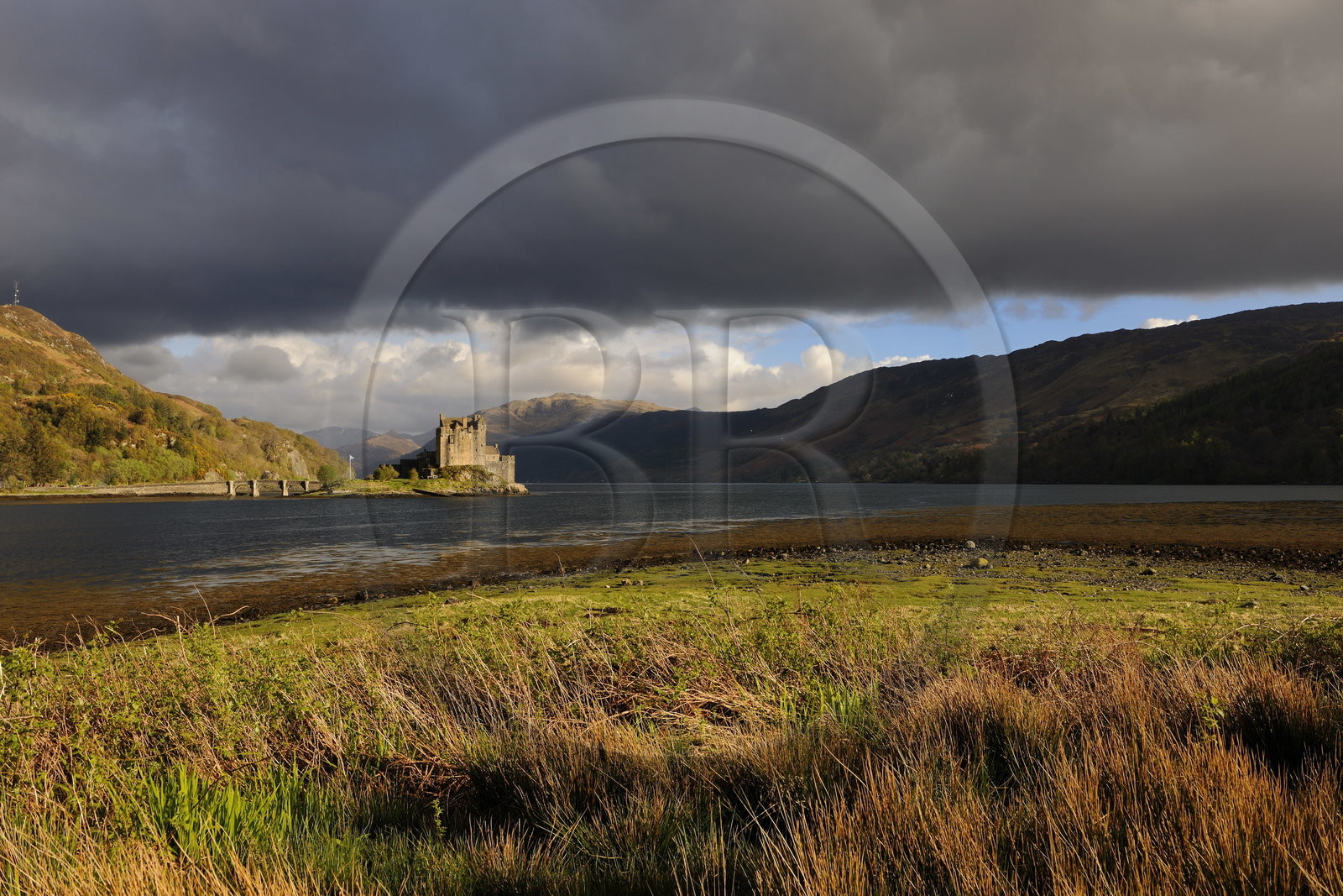 Royaume-Uni, Ecosse, région des Highlands, comté de Ross & Cromarty, Eilean Donan Castle, château à l'entrée du Loch Duich