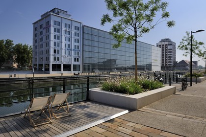 France, Bas-Rhin (67), aménagement du port du Rhin et reconversion du môle du Bassin d’Austerlitz, la médiathèque André Malraux