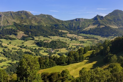 France, Cantal, Monts du Cantal, Parc Naturel Regional des Volcans d' Auvergne (Regional Nature Park of the Volcanoes of Auvergne), the Vallee de la Jordanne (Jordanne Valley) towards Mandaille-Saint-Julien