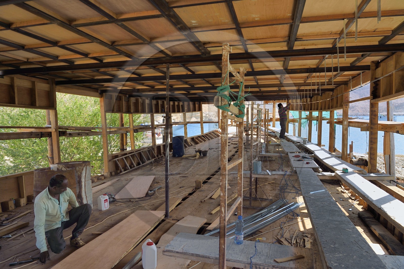 Sultanat d'Oman, gouvernorat de Ash Sharqiyah du Sud, ville et port de Sour, chantiers navals artisanaux de construction de boutres (dhows)