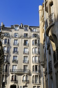 France, Paris (75), immeuble de l'ensemble dit de la rue Moderne autour de la rue Agar de style Art Nouveau par Hector Guimard