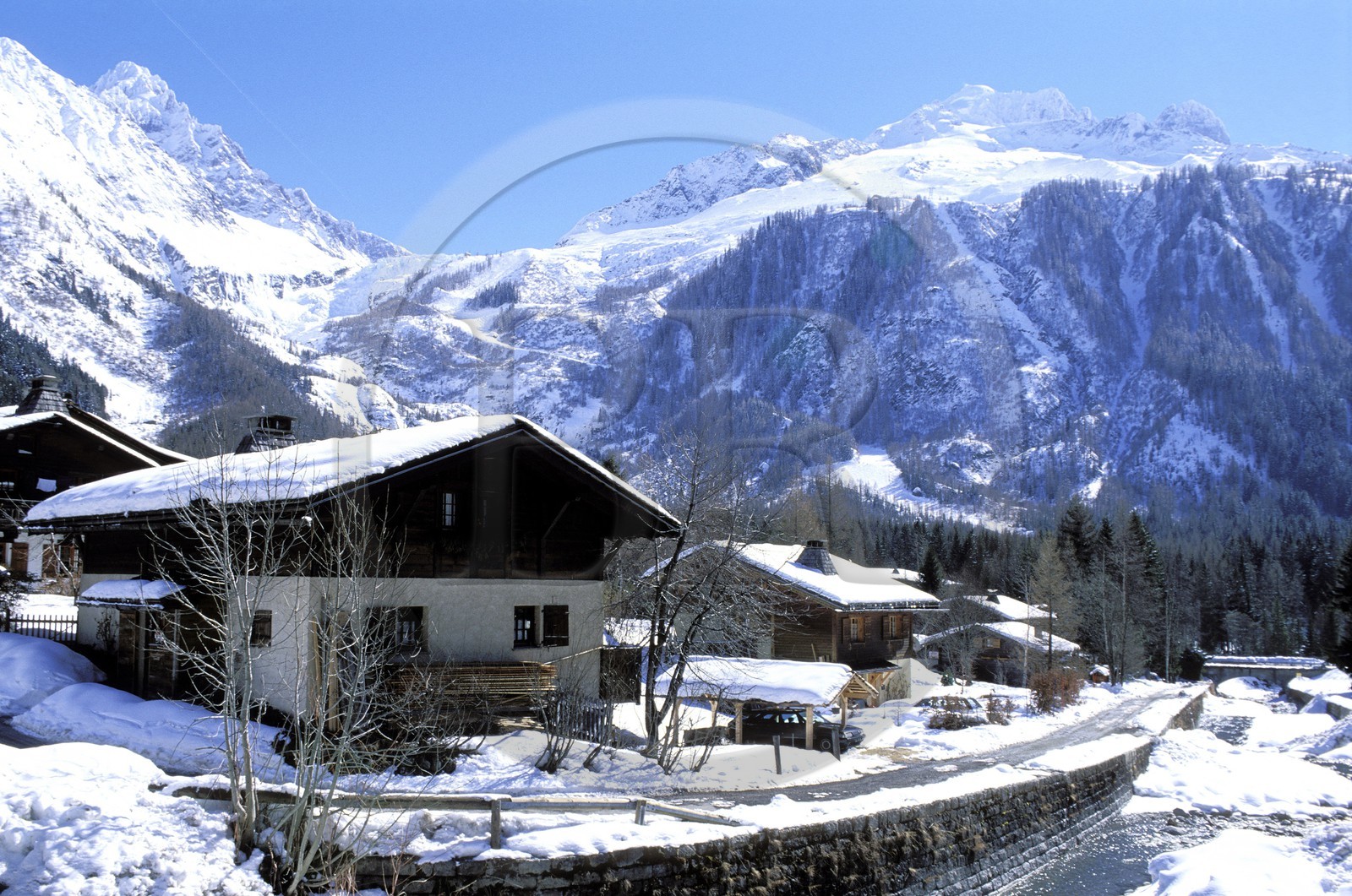 France, Haute-Savoie (74), vallée de Chamonix, village d'Argentière