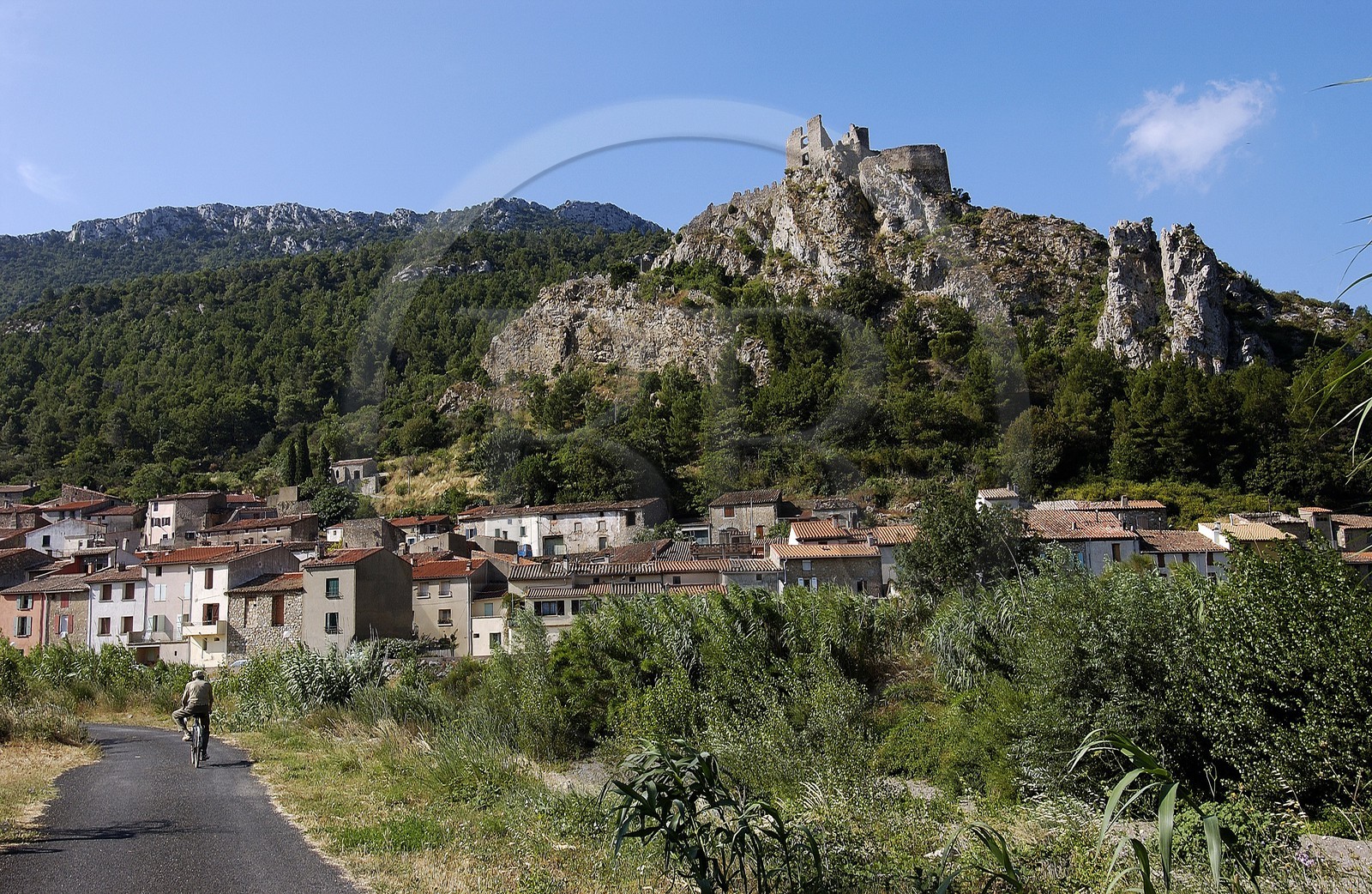 France, Aude (11), village de Padern dans les corbi