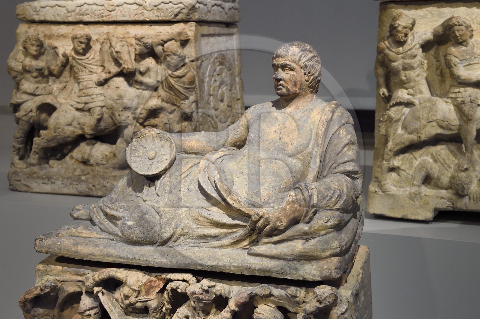 Allemagne, Berlin, l'Ile aux musées, classée Patrimoine Mondial de l'UNESCO, Altes Museum abritant une collection d'oeuvres antiques, urne cinéraire étrusque avec couvercle (150-100 avant JC)