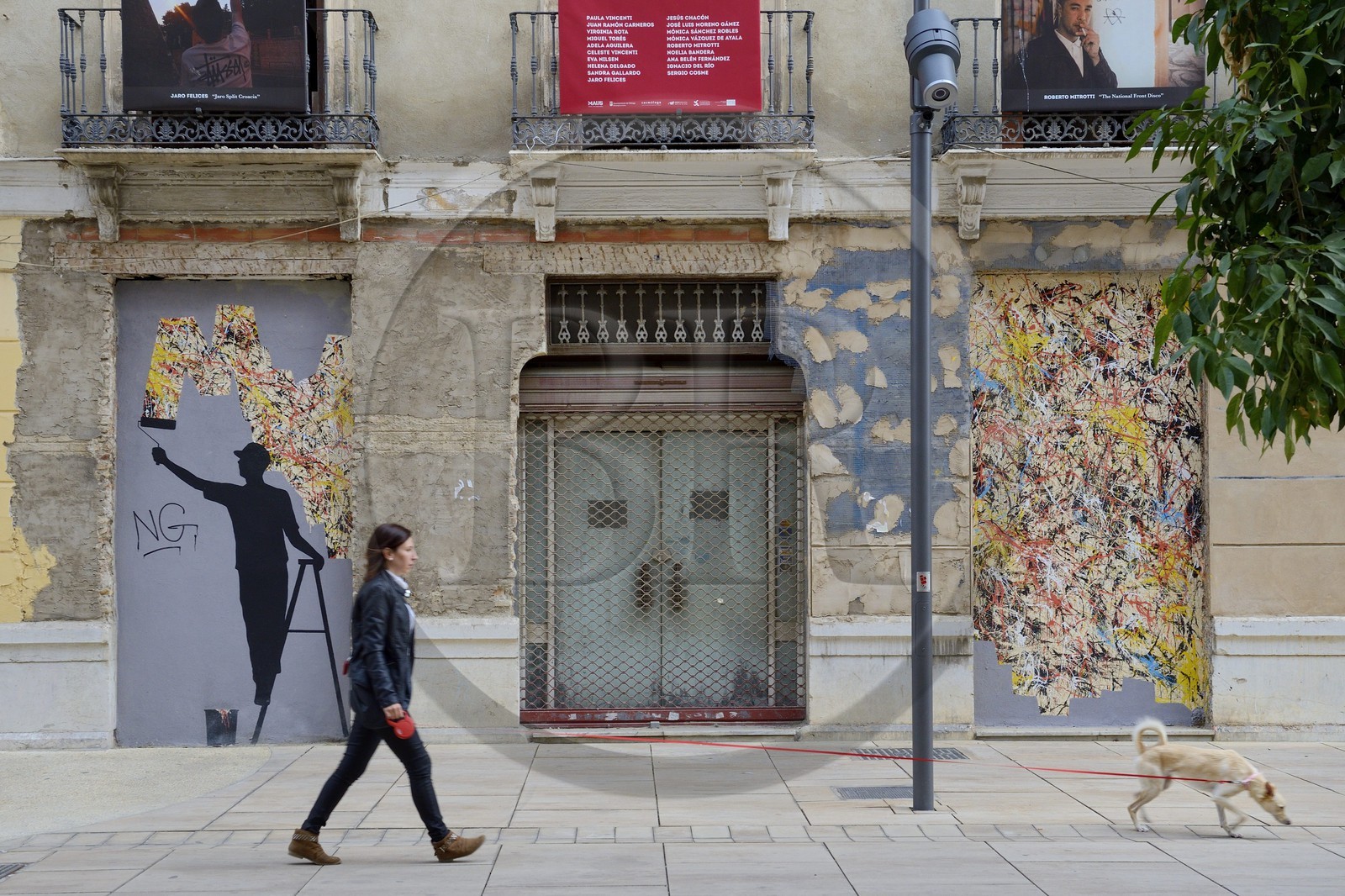 Espagne, Andalousie, Malaga, quartier Soho, barrio de las Artes (quartier des Arts), Maus street art, peinture murale de Pejac dans la calle Tomas Heredia