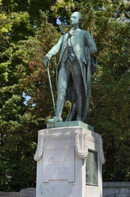 France, Bas Rhin, Strasbourg, statue of Goethe (1904) on place de l'Universite (University Square)