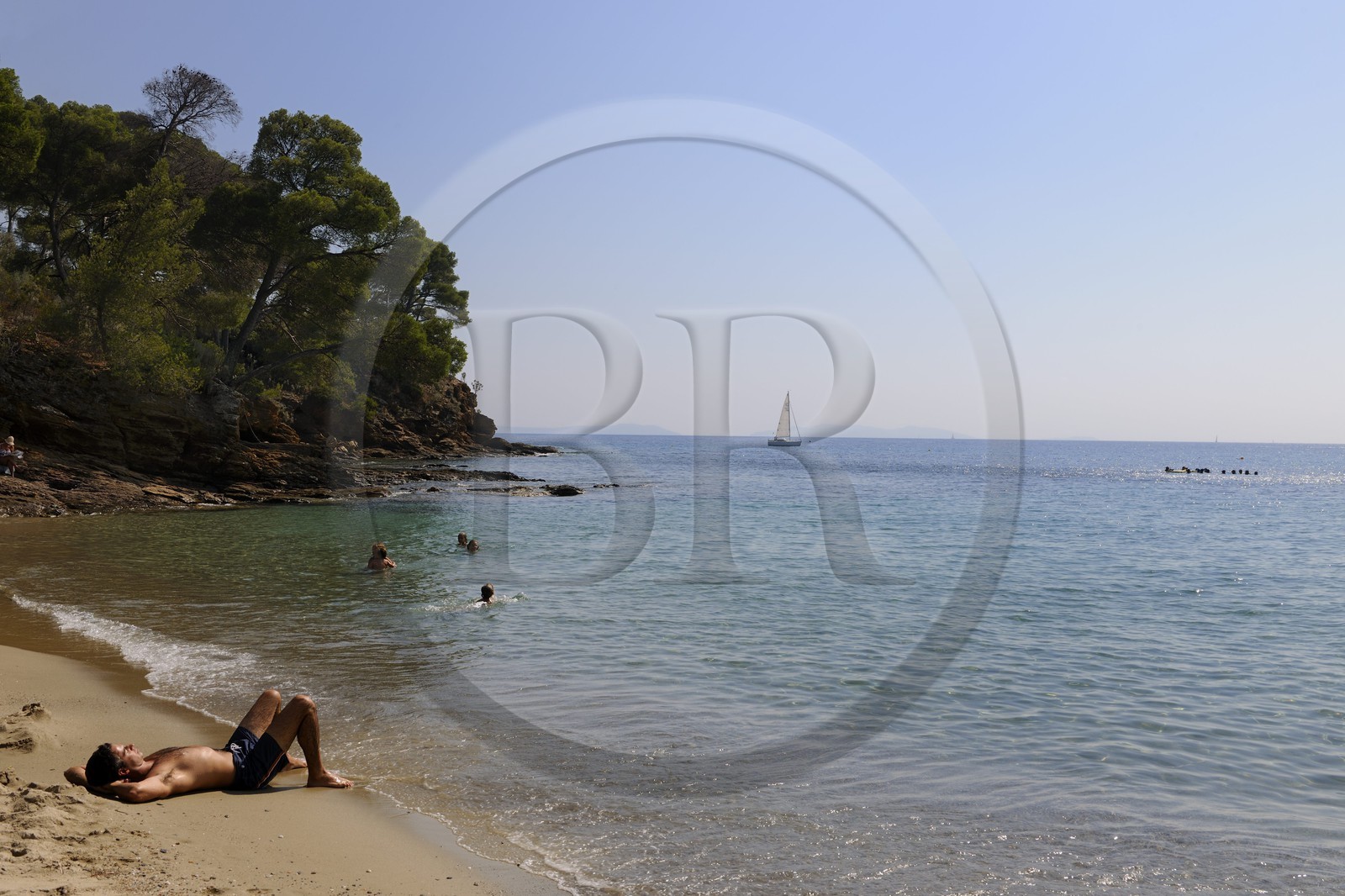 France, Var (83), Le Rayol-Canadel-sur-Mer, Domaine du Rayol, Jardin des Méditerranées, propriété du Conservatoire du Littoral, mention obligatoire, plage du départ du jardin marin