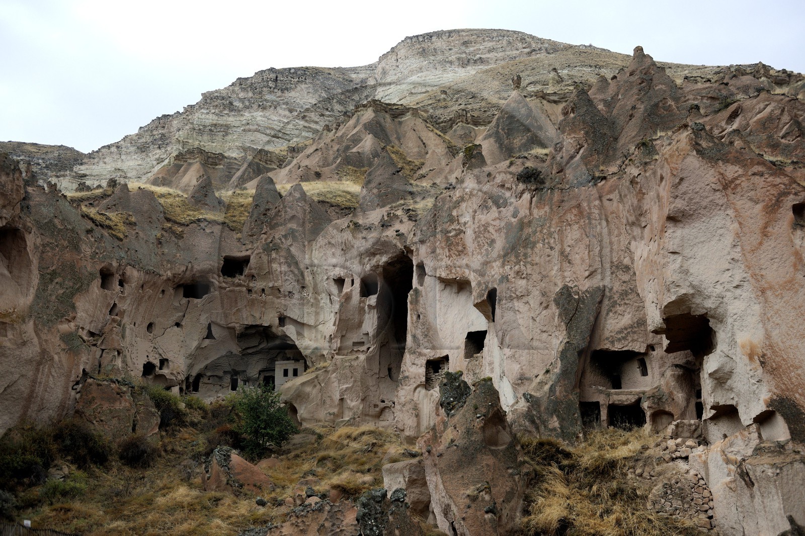 Turquie, Anatolie Centrale, province de Nevsehir, Cappadoce classée Patrimoine Mondial de l'UNESCO, ancien village troglodytique de Zelve