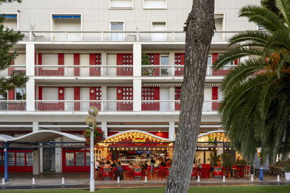 France, Charente-Maritime, Royan, the Front de Mer (seafront) building