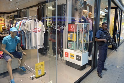 South Africa, Gauteng Province, Johannesburg, CBD (Central Business District), Carlton center downtown Mall, a heavily armed guard