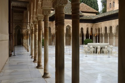 Spain, Andalusia, Granada, Alhambra Nasrid Palace, listed as World Heritage by UNESCO, Palace of the Lions patio (Patio de los Leones)