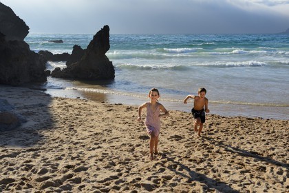 Portugal, région de Lisbonne, Cascais, petite plage sauvage de Abano au nord de la plage de Guincho sur la côte d'Estoril