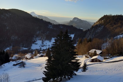 France, Haute-Savoie (74), station de ski Les Carroz d'Arâches, village d'Arâches-la-Frasse