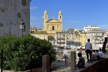 France, Haute-Corse (2B), Bastia, quartier de Terra-Vecchia, le Vieux-Port dominé par l'église Saint-Jean-Baptiste