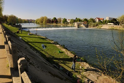 France, Val-de-Marne (94), les bords de Marne, barrage sur la Marne à Saint-Maur-des-Fossés
