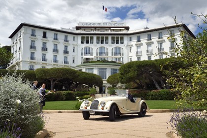 France, Alpes Maritimes, Saint Jean Cap Ferrat, Grand-Hotel du Cap Ferrat, a 5 star palace from Four Seasons Hotel, arrival of clients in a Morgan Roadster 4 4