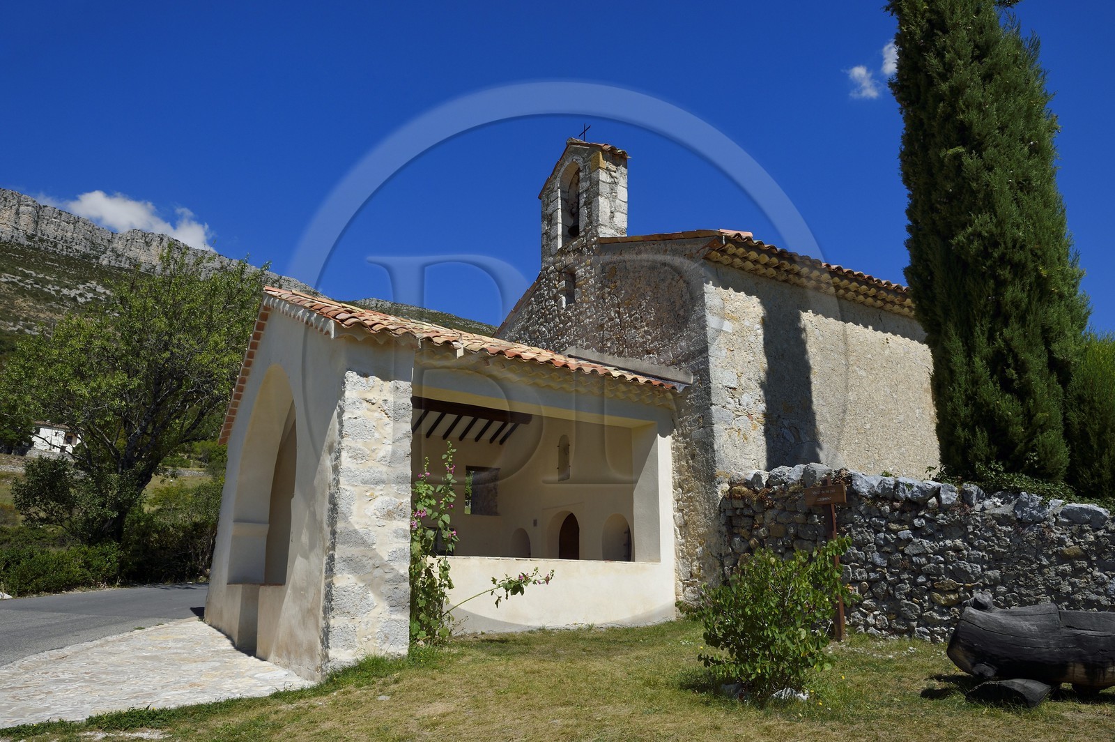 France, Alpes-de-Haute-Provence (04), Parc Naturel Régional du Verdon, village de Rougon, la chapelle romane Saint-Christophe