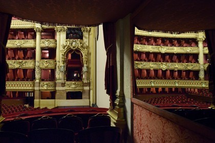 France, Paris (75), Opéra Garnier, la loge de l'empereur dans la grande salle depuis la loge de l'impératrice France, Paris, Garnier Opera, the loge of the Emperor in the auditorium seen from the loge of the Empress