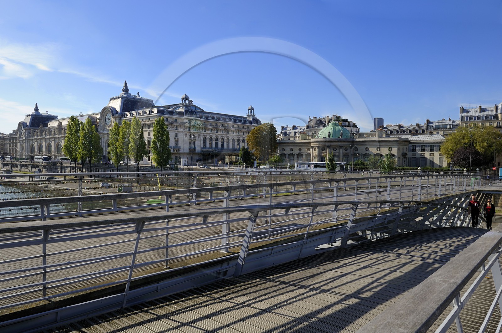 France, Paris (75), le musée d'Orsay depuis la passerelle Léopold-Sédar-Senghor, anciennement passerelle Solférino