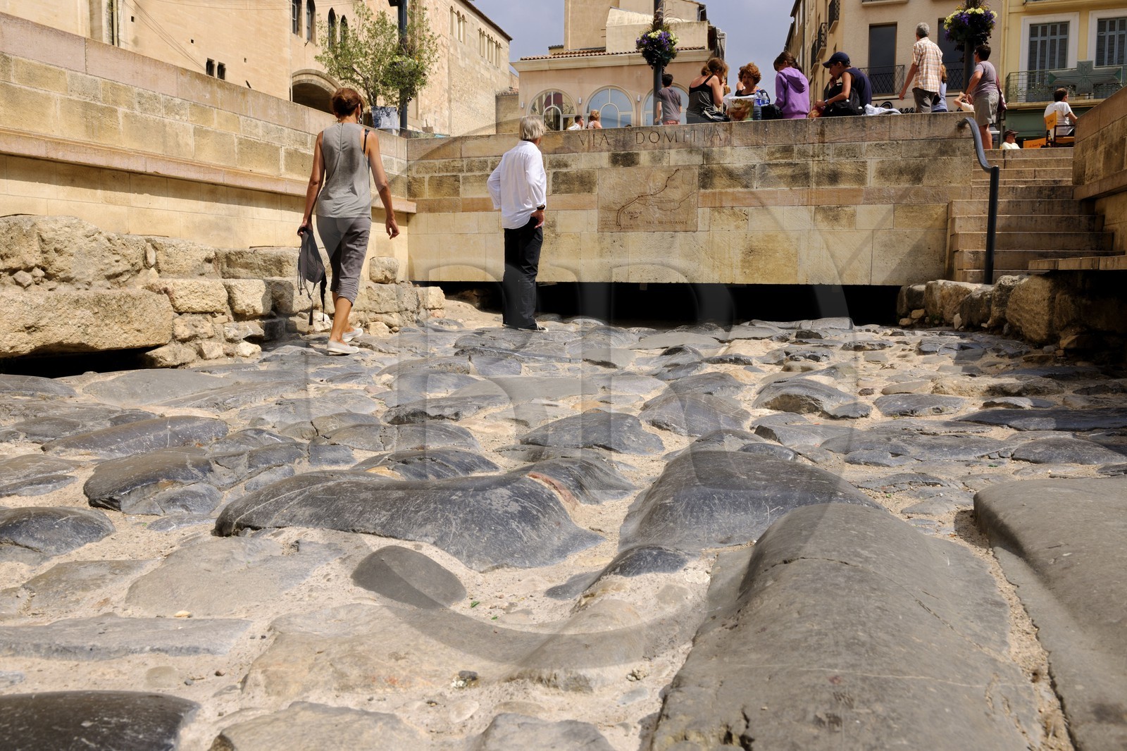 France, Aude (11), Narbonne, place de l'Hôtel de Ville, vestiges de la Voie Domitienne (Via Domitia) au pied du Palais des Archevêques