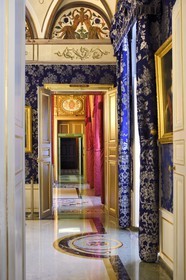 Principauté de Monaco, Monaco, le Rocher, le palais princier, couloir