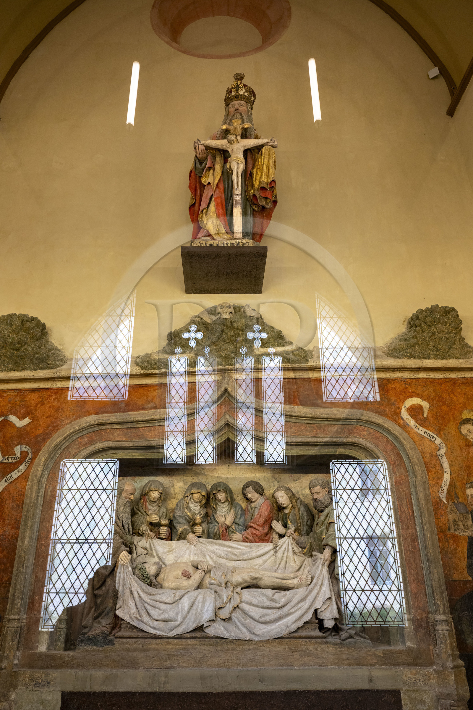 France, Côte-d'Or (21), Dijon, zone classée Patrimoine Mondial de l'UNESCO, Cité Internationale de la Gastronomie et du Vin par l'architecte Anthony Béchu, la chapelle Sainte-Croix de Jérusalem du cimetière de l'ancien hopital général, la mise au tombeau, école bourguignonne, XVe siècle